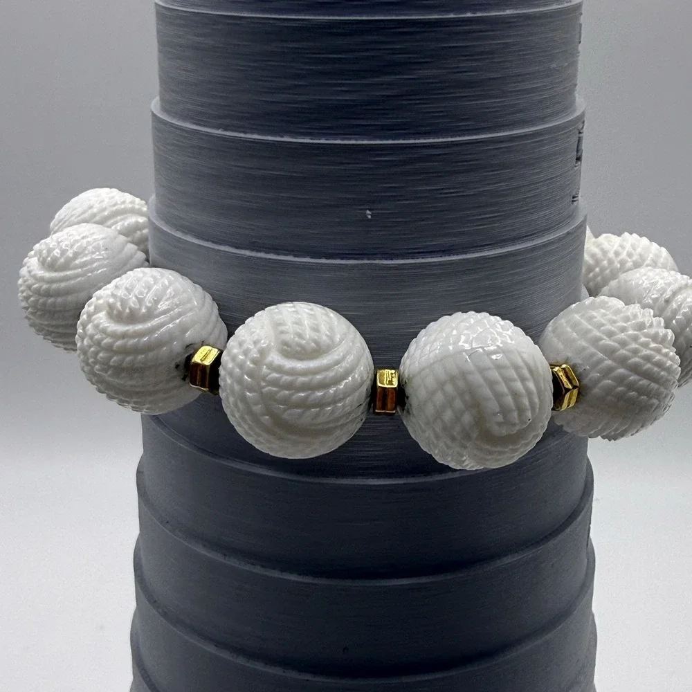 Monet Bracelet Gold Tone Accents White Textured Beads Estate Retro VTG - Picture 6 of 12